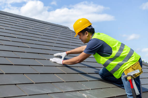 Best Commercial Roof Installation  in Center Point, IA